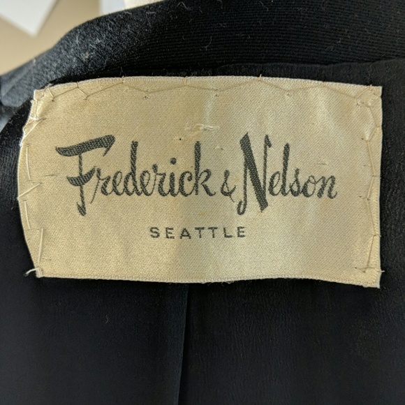 Vintage 1960 Union label coat with fur trim black - Picture 6 of 8